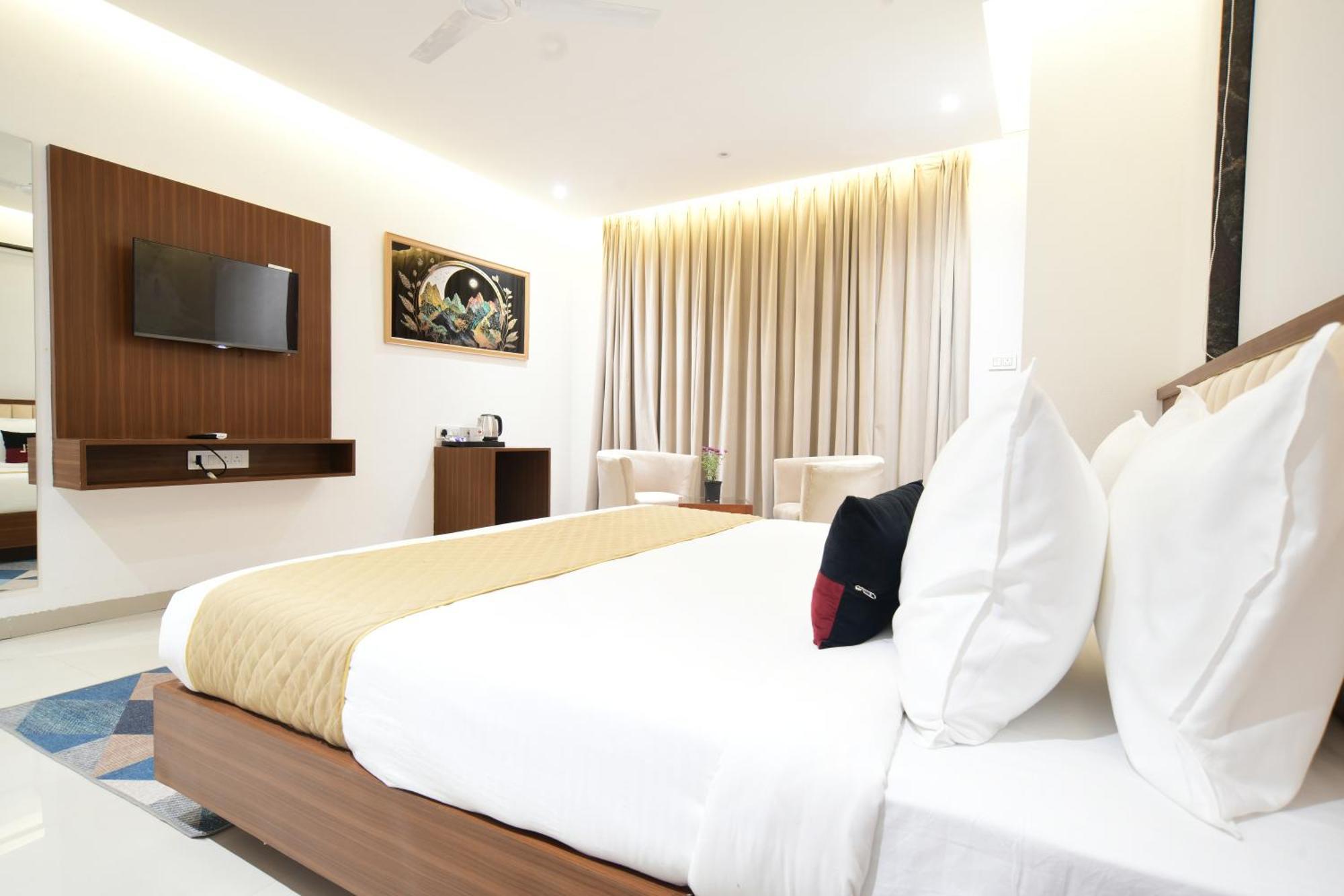Aceotel Premier, Vijay Nagar Indore Exterior photo